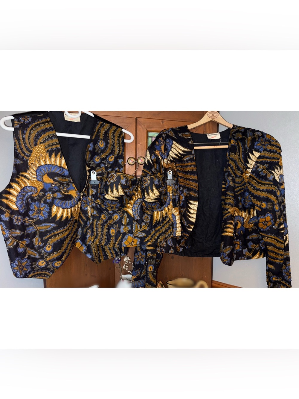 RARE 3-PIECE VINTAGE MATCHING SET Stunning vintage set from Fashion Fantasy